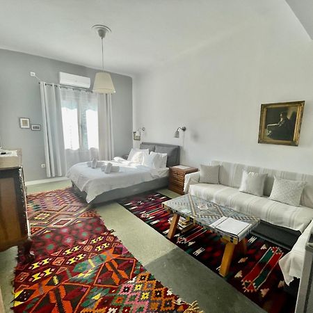 A Litte Taste Of Home Guest House Атина Екстериор снимка