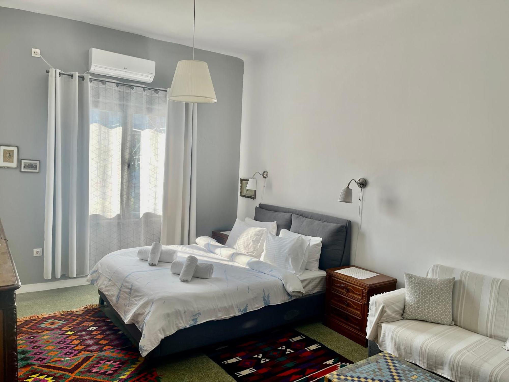 A Litte Taste Of Home Guest House Атина Екстериор снимка