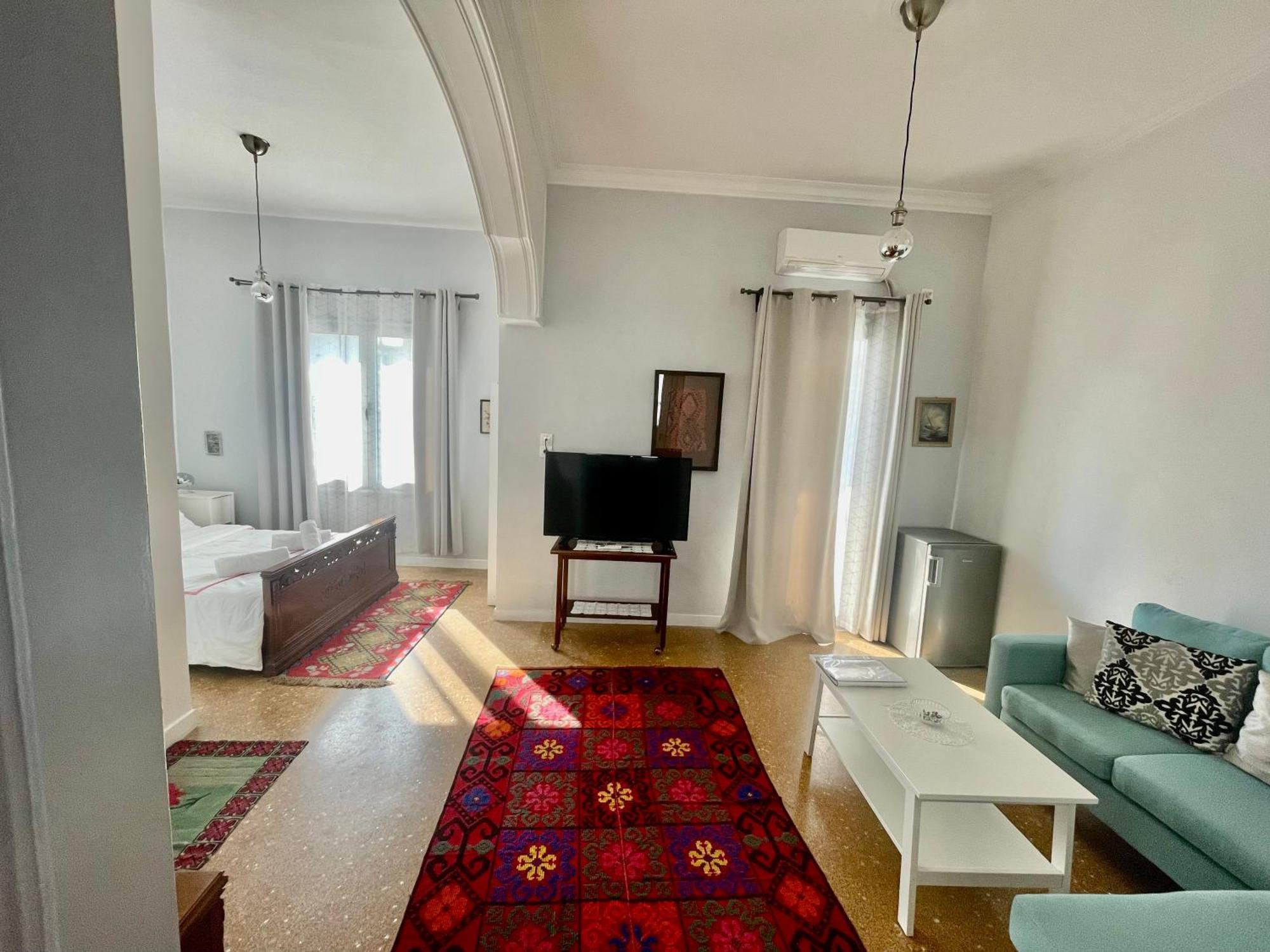 A Litte Taste Of Home Guest House Атина Екстериор снимка
