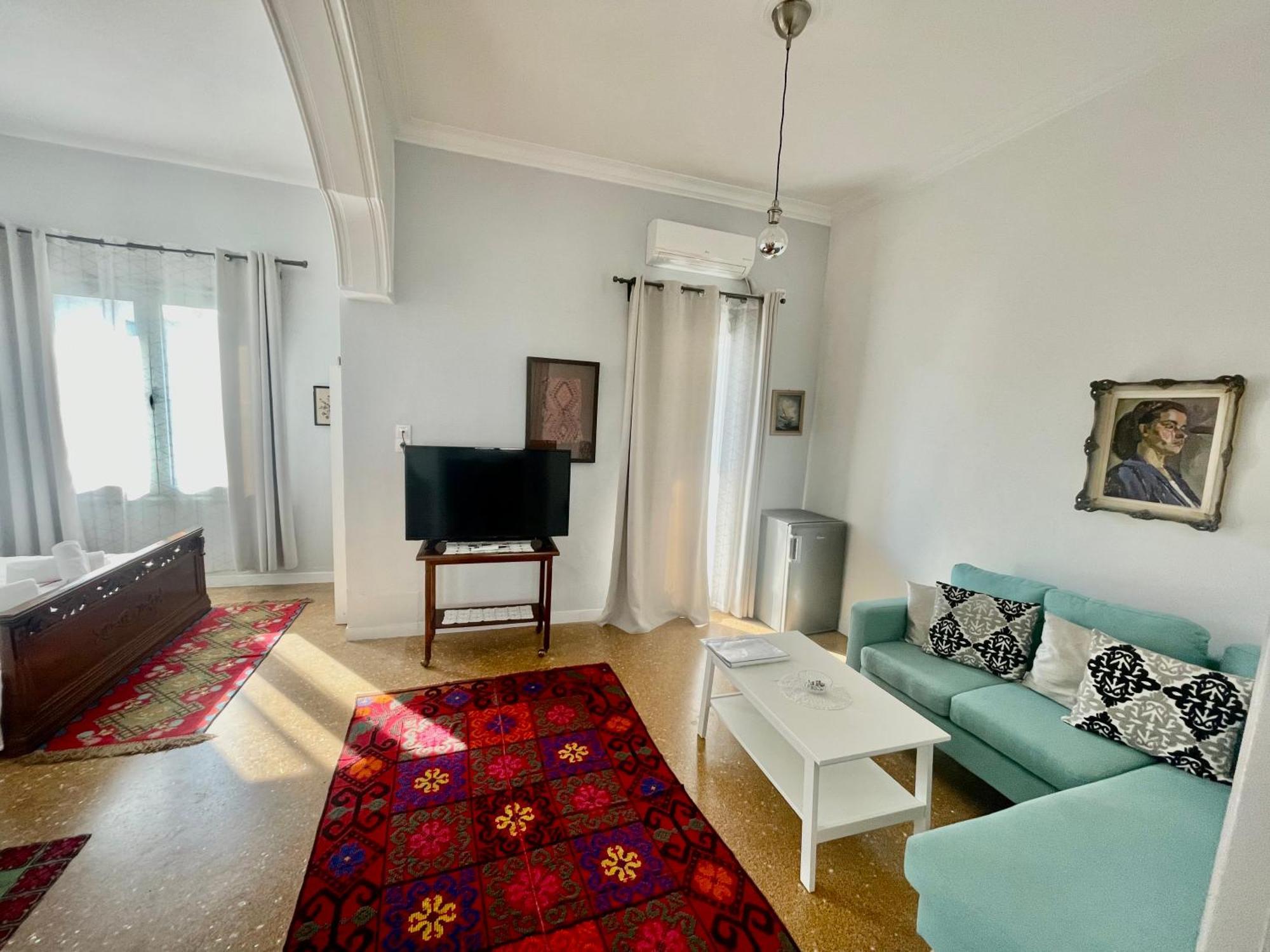 A Litte Taste Of Home Guest House Атина Екстериор снимка