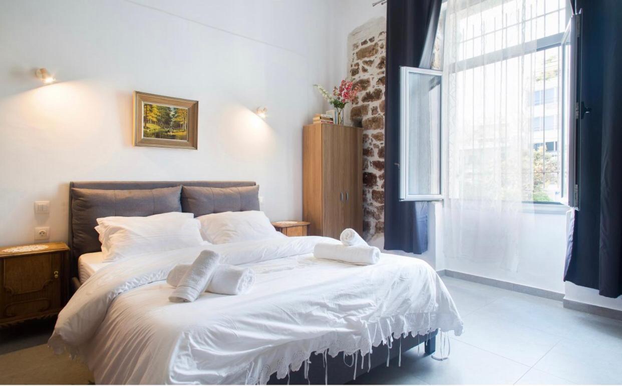 A Litte Taste Of Home Guest House Атина Екстериор снимка
