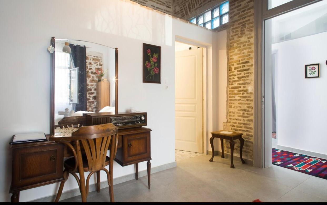 A Litte Taste Of Home Guest House Атина Екстериор снимка